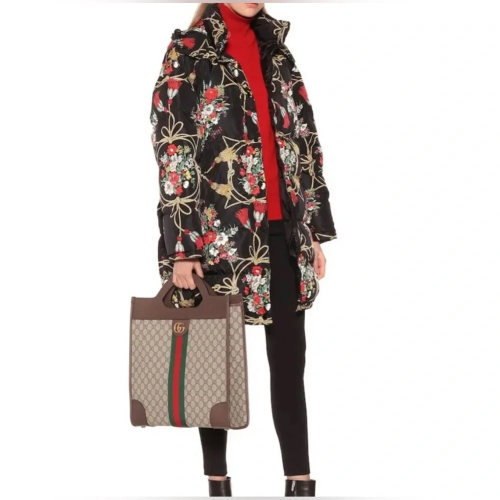 GUCCI Padded Cape Coat With Flowers And Tassels Size 4 US - Picture 1 of 11